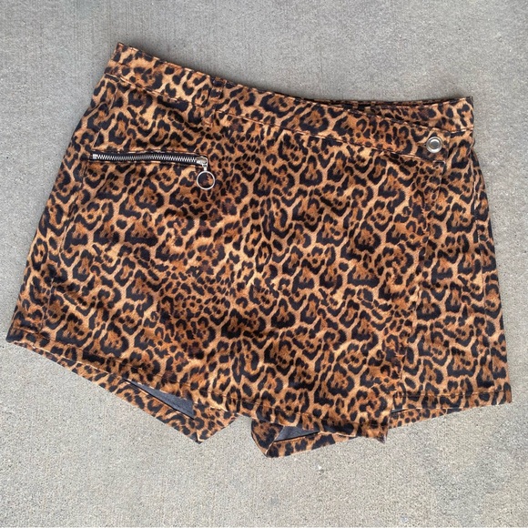 Zara Leopard Print Mini Skort Size Large - Picture 2 of 14